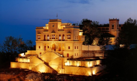 Herzlich Willkommen im Ananda in the Himalayas