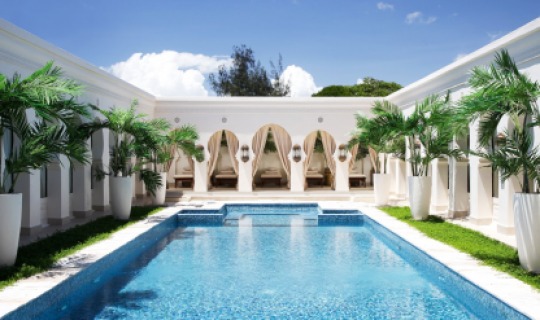 Entspannung pur an der Pool Lounge