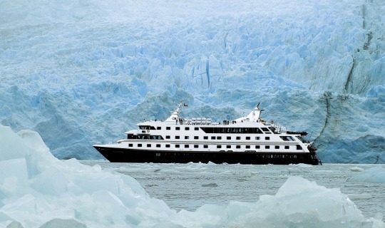 Herzlich Willkommen auf der Cruceros Australis Herzlich Willkommen auf der Cruceros Australis