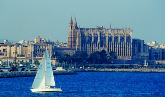 Geniessen Sie die Einfahrt nach Palma