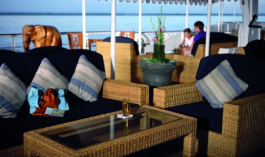 Geniessen Sie die Szenerie an Deck