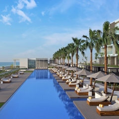 Main-Pool-2-The-Oberoi-Beach-Resort-Al-Zorah-Kopie.jpg