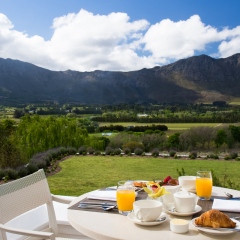 Mont-RochelleMiko-Restaurant-Terrace-breakfast_2.jpg