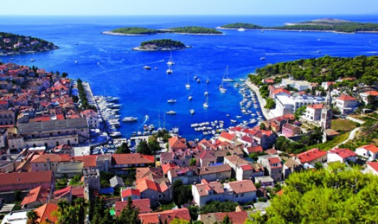 Herzlich Willkommen im Hotel Adriana Hvar