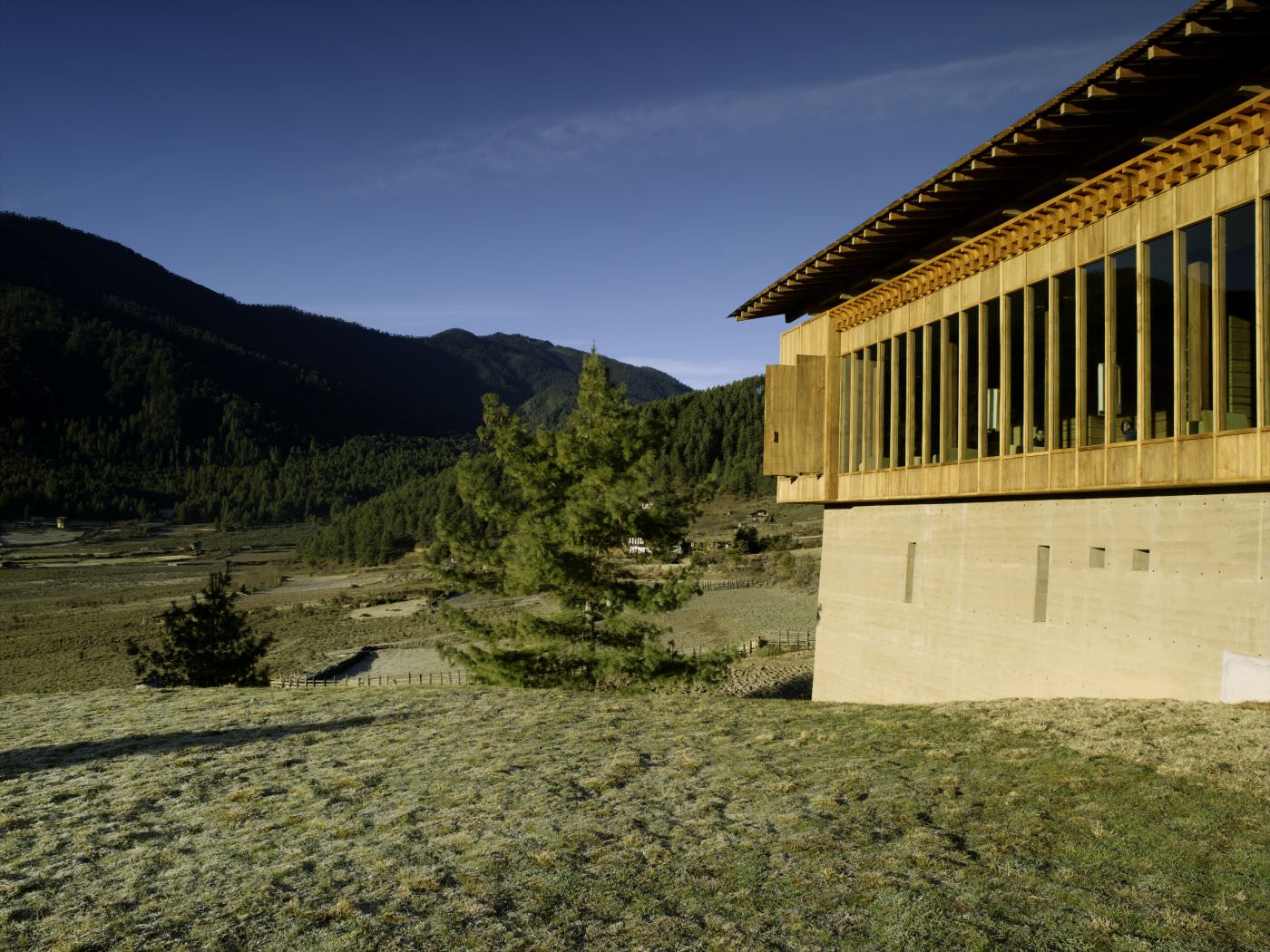 Eingebettet in die wilder Landschaft Bhutans liegt das Amankora