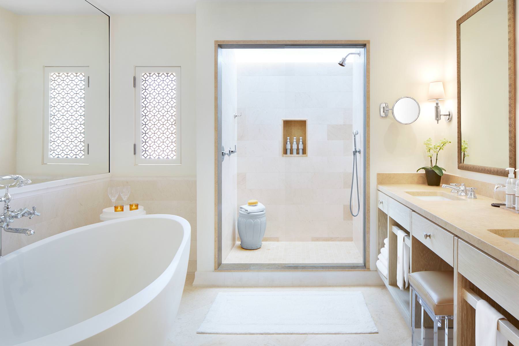 Ihr helles, einladendes Bad