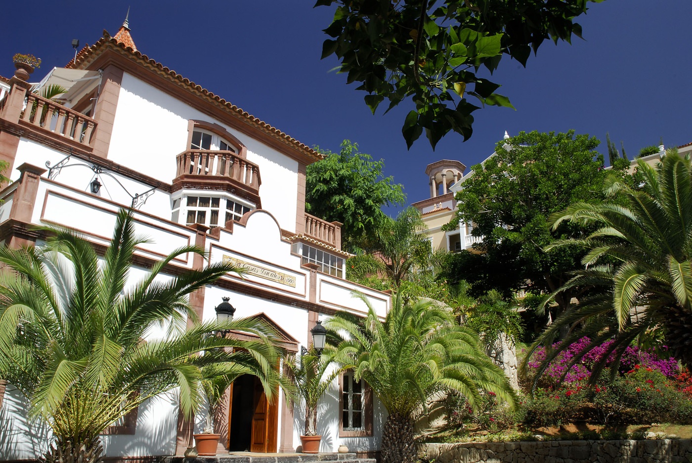 Herzlich Willkommen im Gran Hotel Bahia del Duque