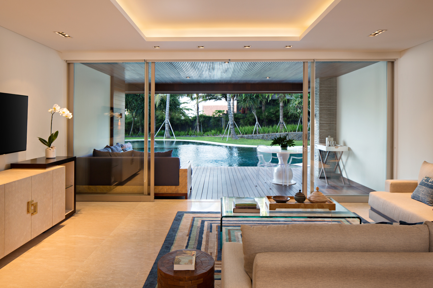 Vom Zimmer gehts direkt zur Morgenrunde in den Pool