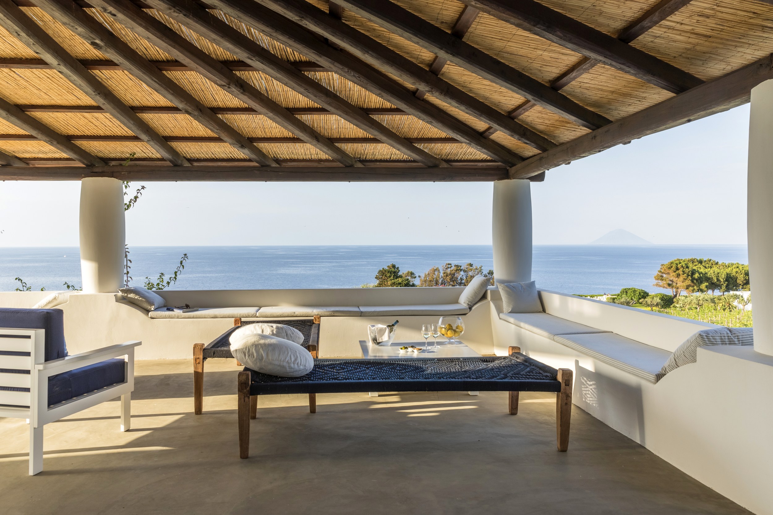 Genießen Sie die umwerfende Aussicht Ihrer Terrasse