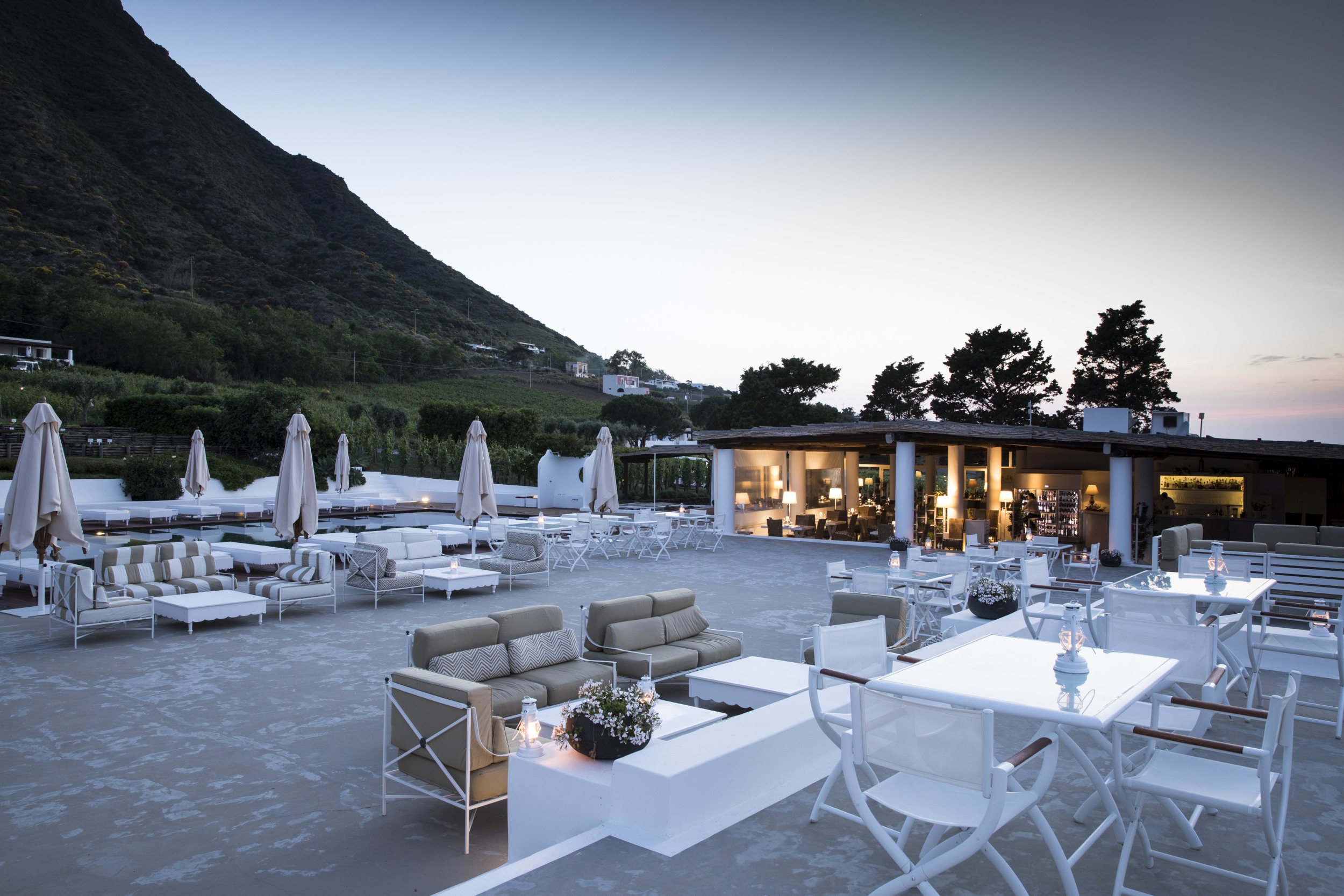 Genießen Sie Ihren Aperitiv in wundervoller Abendstimmung