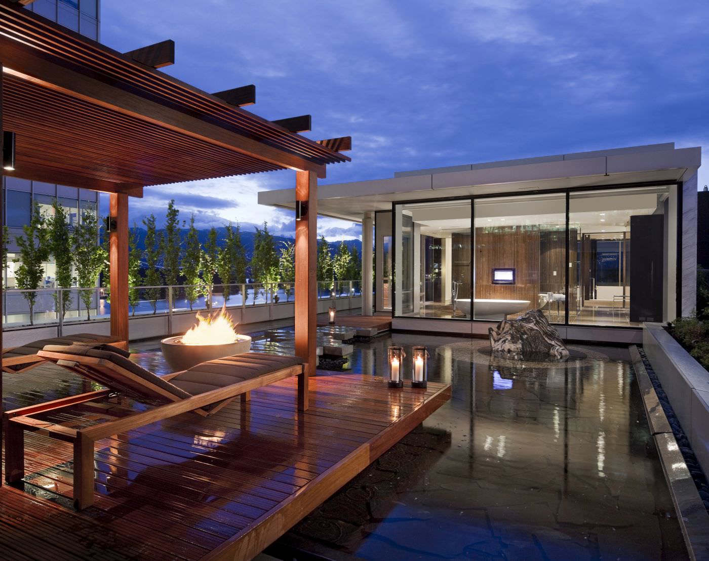 Entspannen Sie am eigenen Pool