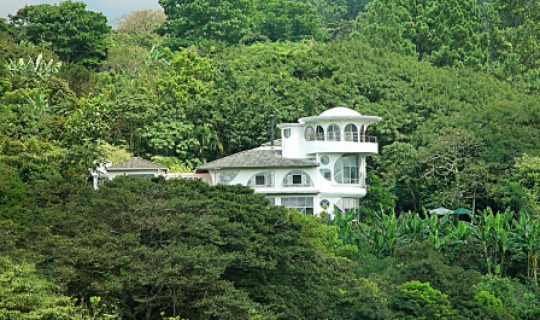 Herzlich Willkommen im Finca Rosa Blanca Inn