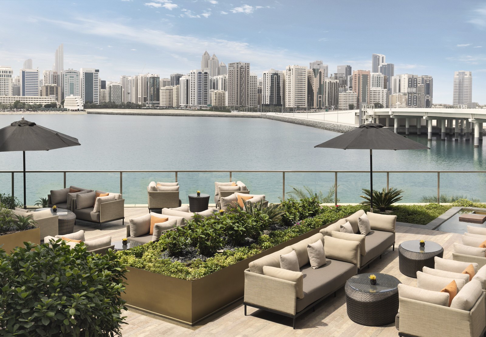 Die gemütliche Terrasse des Al Meylas Restaurants 