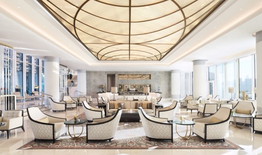 Die gemütliche Lounge des Four Seasen Abu Dhabi