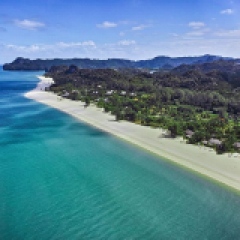 Bezaubernder weißer Sandstrand