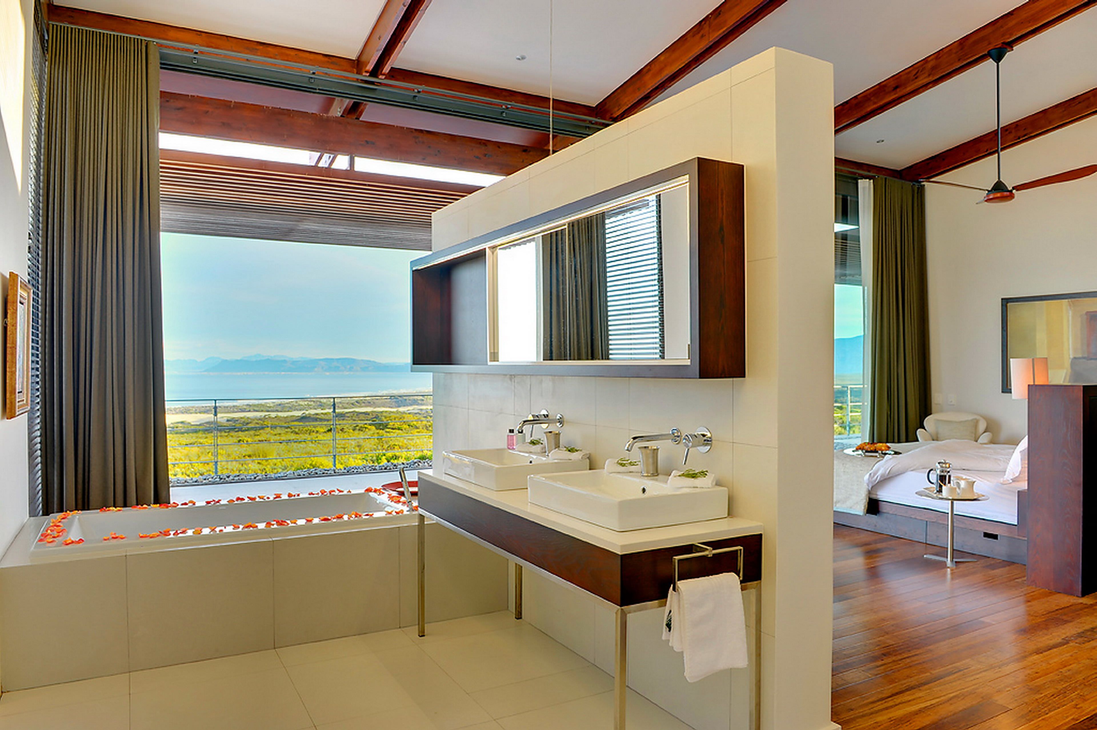 Traumhafter Blick von allen Suiten