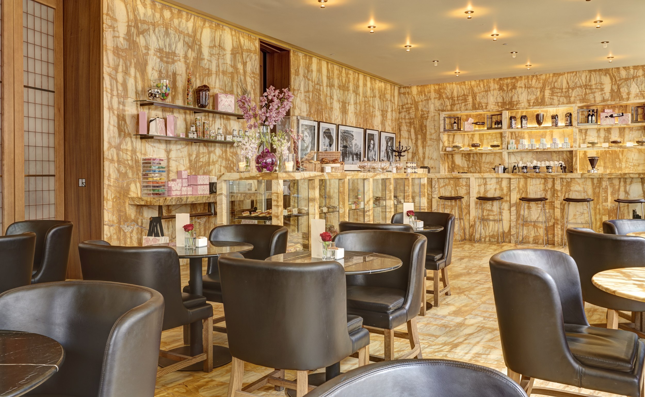 Probieren Sie ausgezeichnetes Gebäck im Café