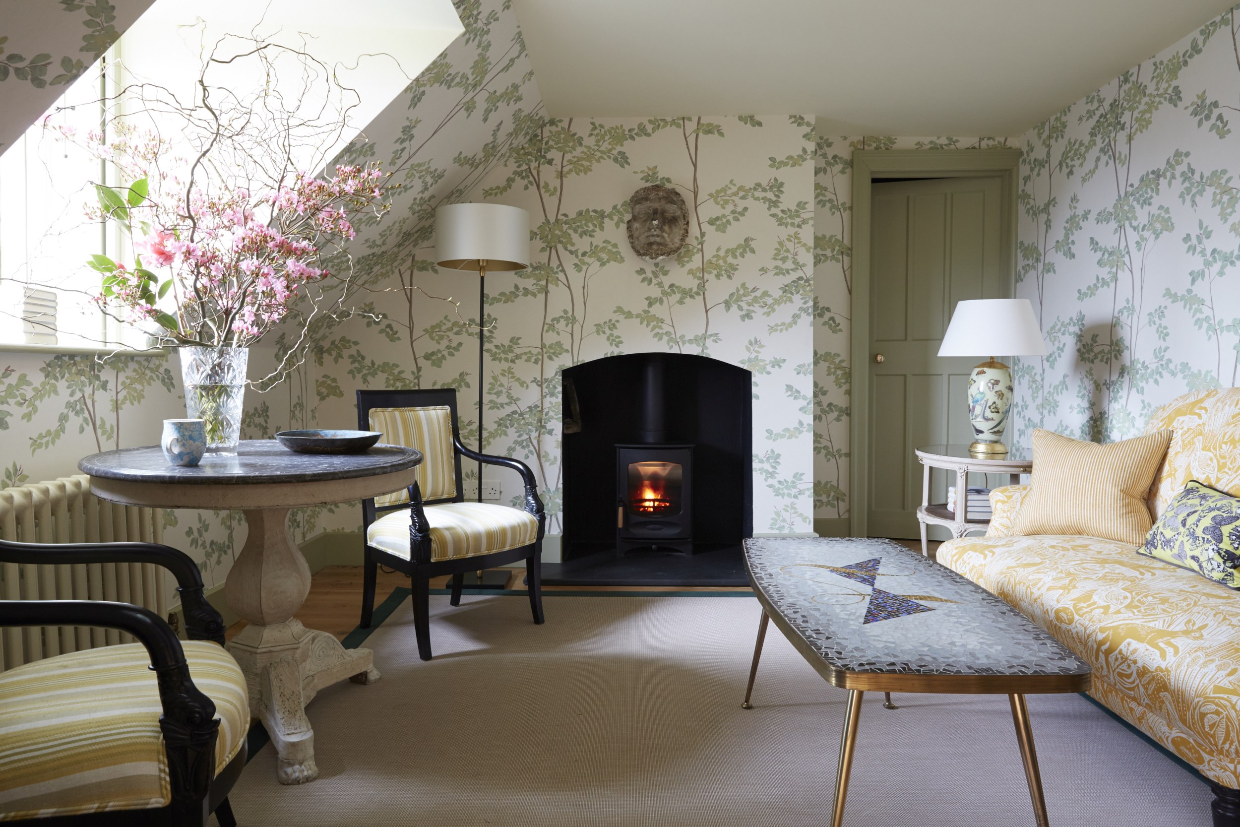 Bick auf den Garten mit privater Terrasse in der Suite 19