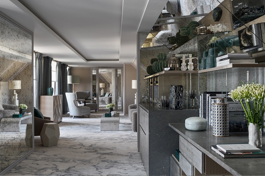 Die exquisiten Signature Suiten Atelier d'Artistes liegen unter dem Mansardendach des Hotels