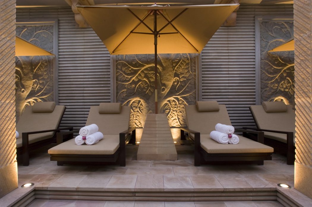 Geniessen Sie den Pool