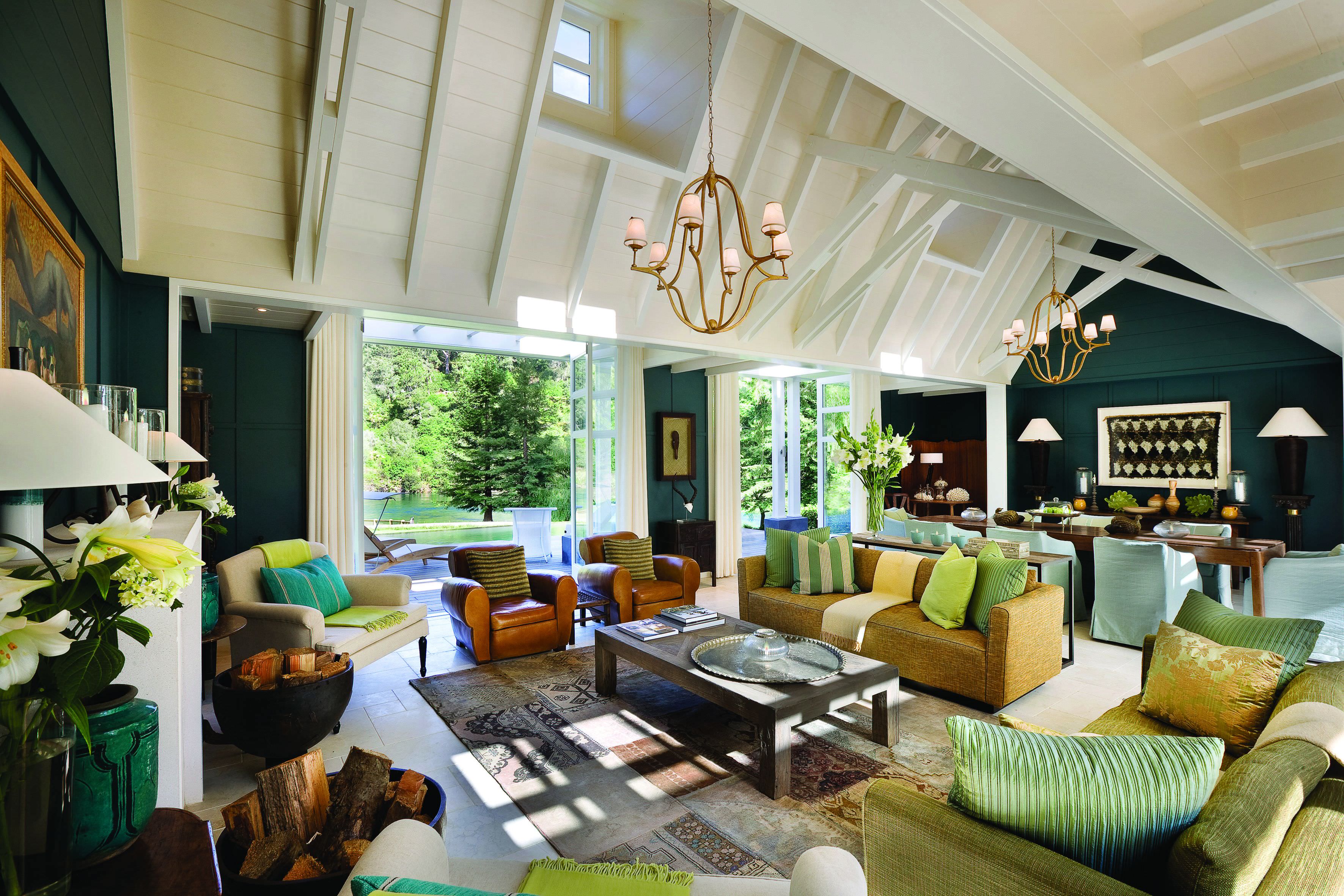 Planen Sie Ihren Tag in der gemütlichen Lounge