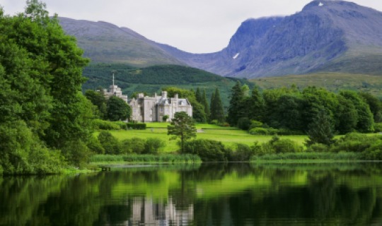 Herzlich Willkommen im Inverlochy Castle