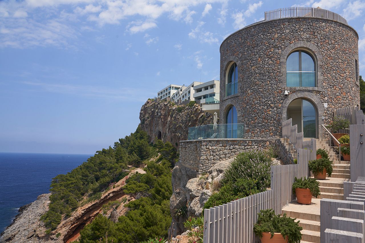 Herrliche Aussicht auf die Klippe