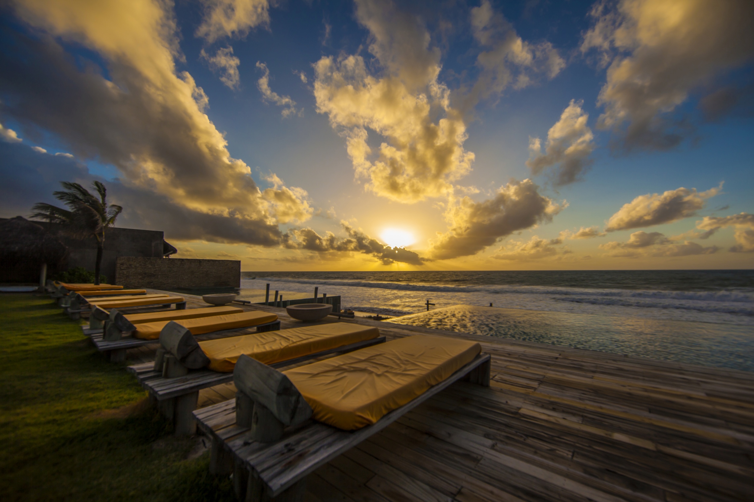 Genießen Sie romantische Sonnenuntergänge