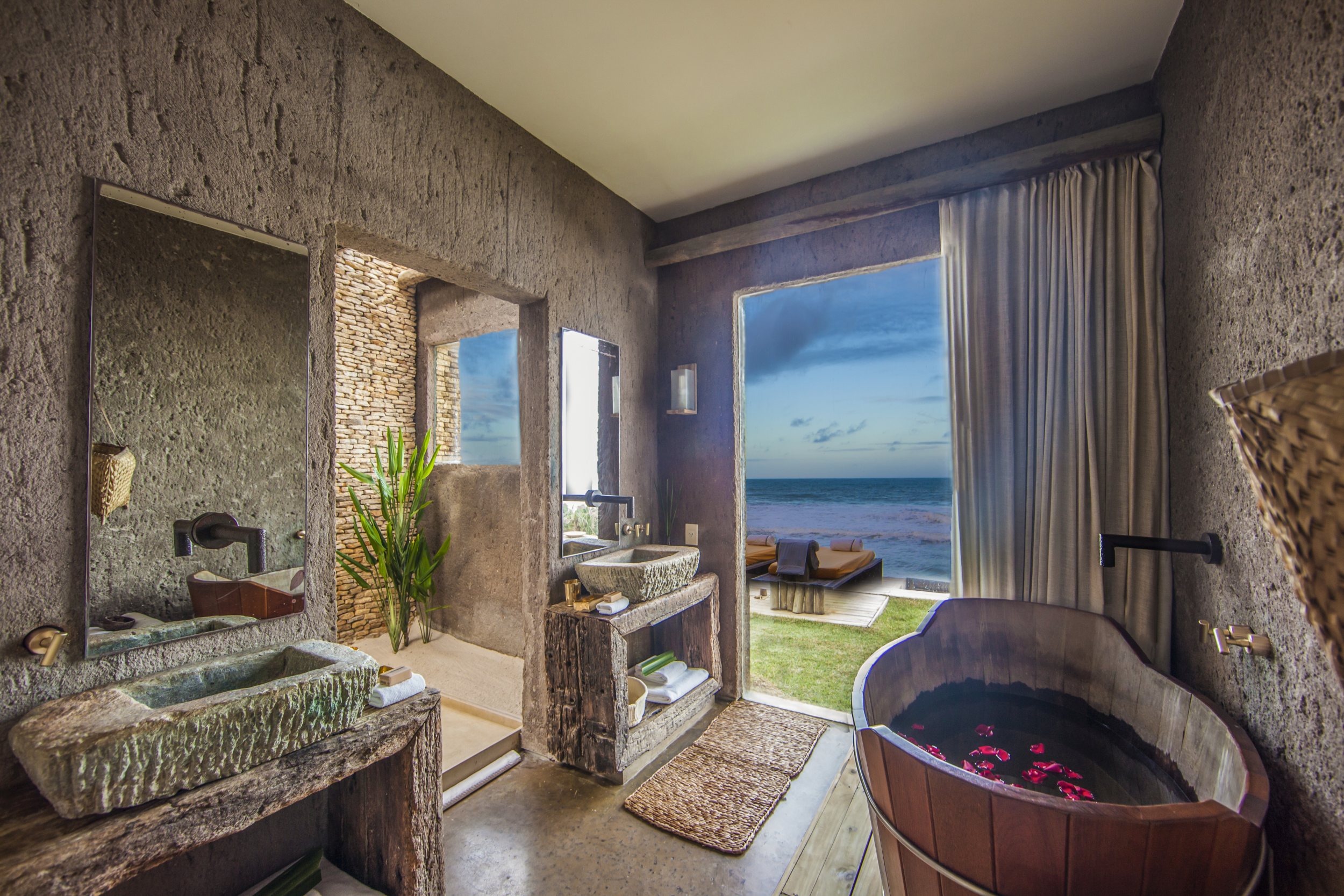 Das Badezimmer mit Ausblick