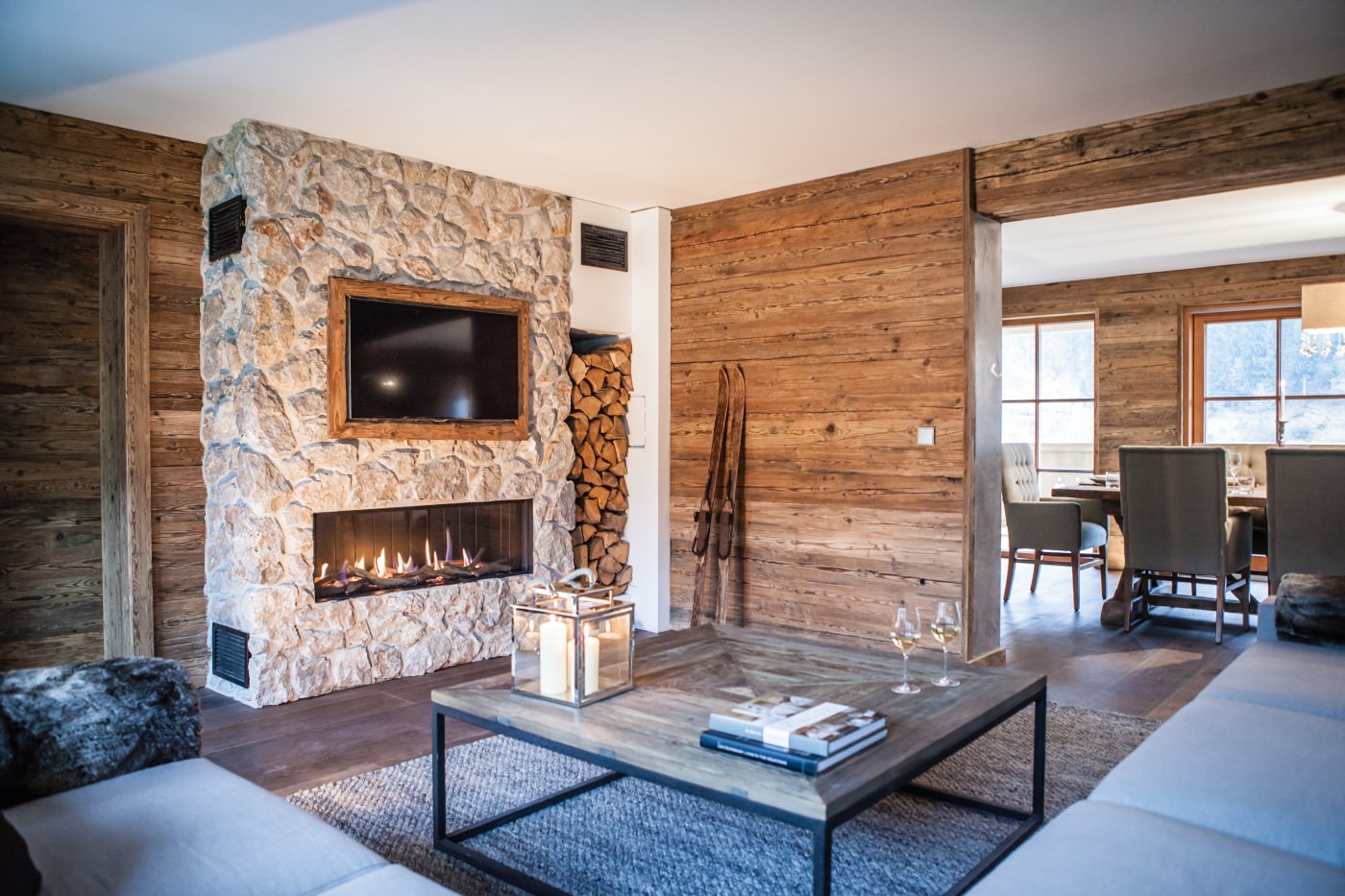 Genießen Sie einen Abend vor dem Kaminfeuer 