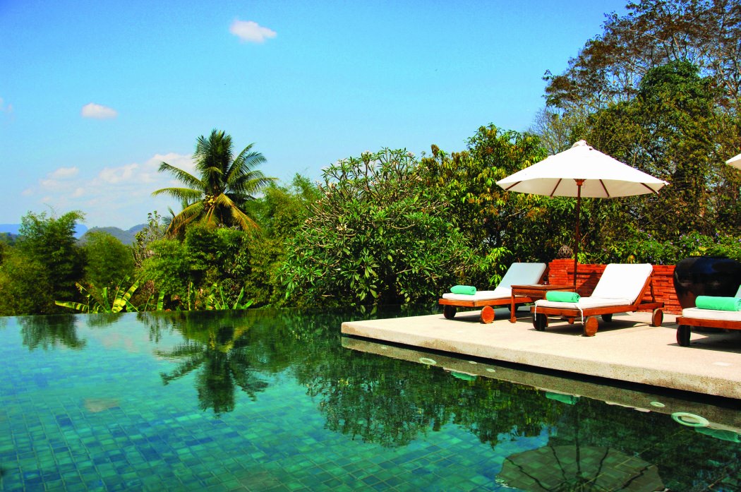 Entspannen Sie am Pool des Resorts