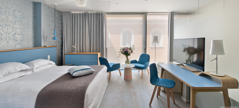 Die charmanten Zimmer mit Farbakzenten