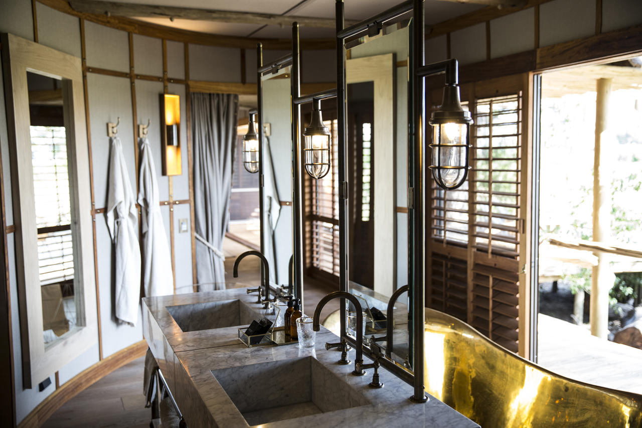 Luxus bis in die Bäder des Camps