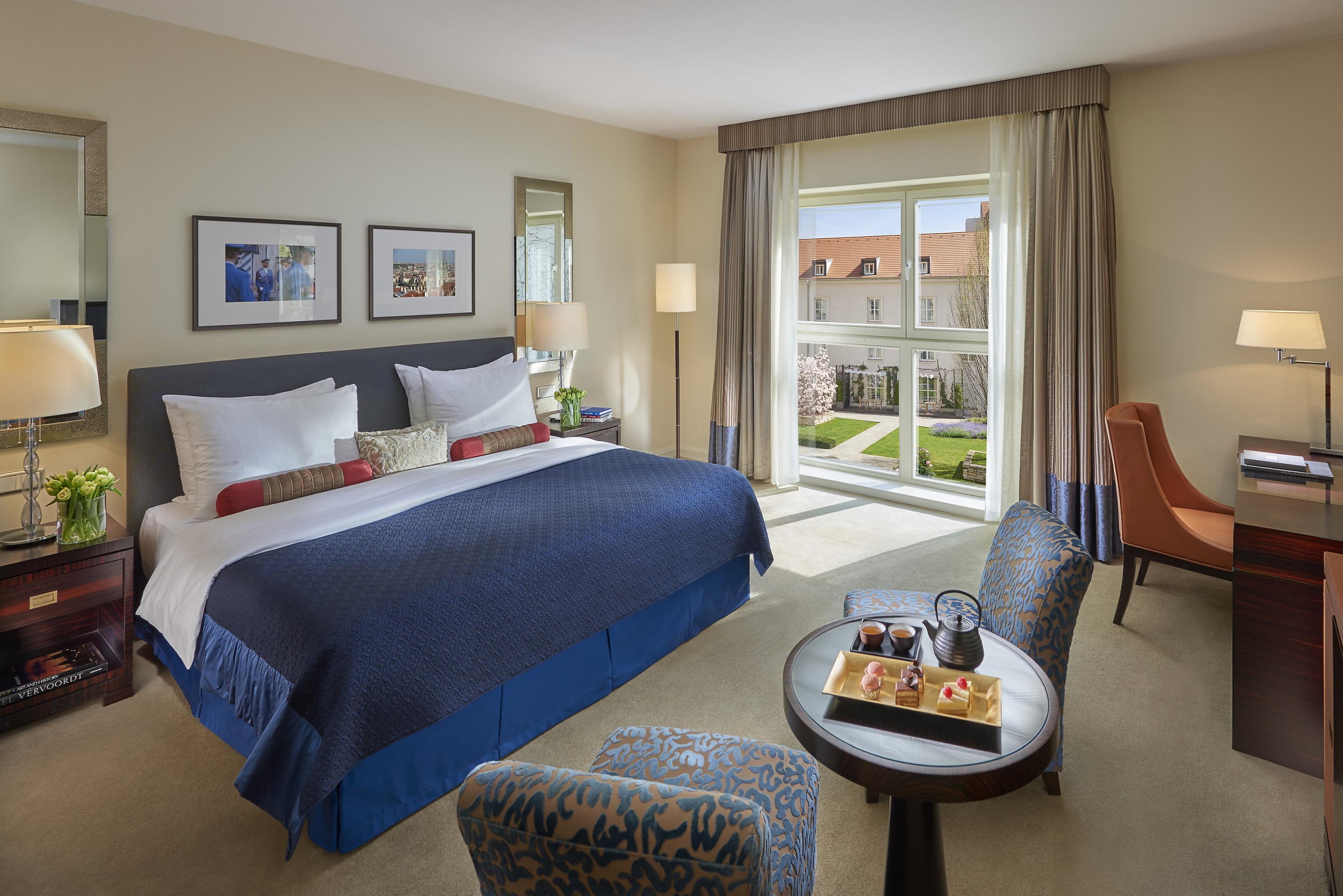 Ihr Deluxe Room mit Blick auf den Garten