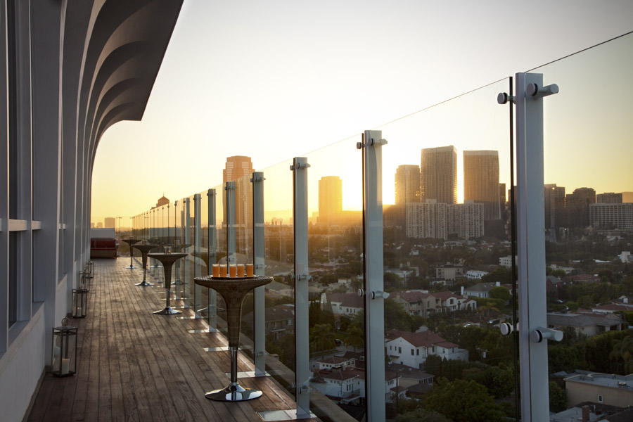 Treffen Sie sich zum Sundowner im 12. Stock