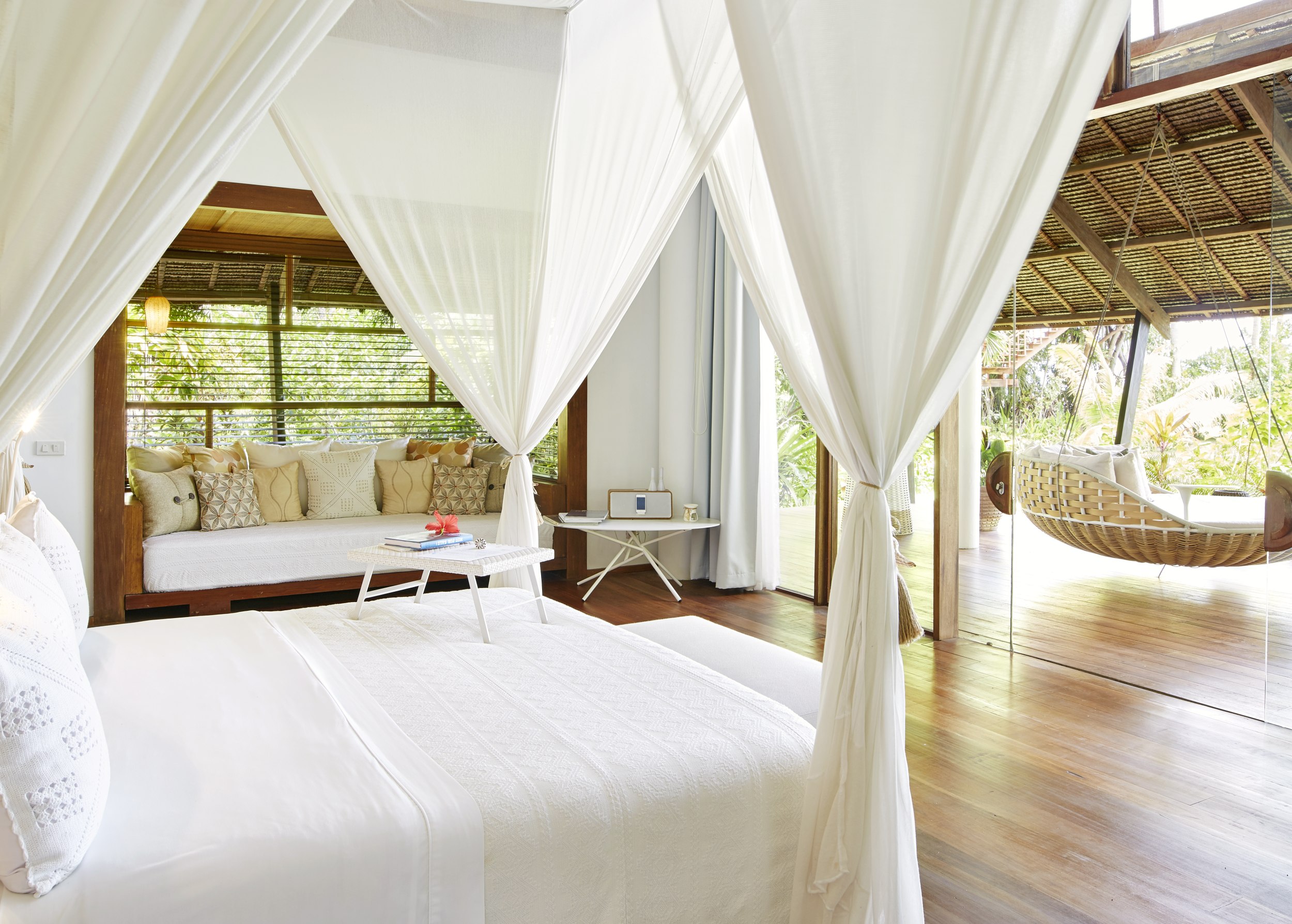 Luftig und hell - das Schlafzimmer der Deluxe Villa