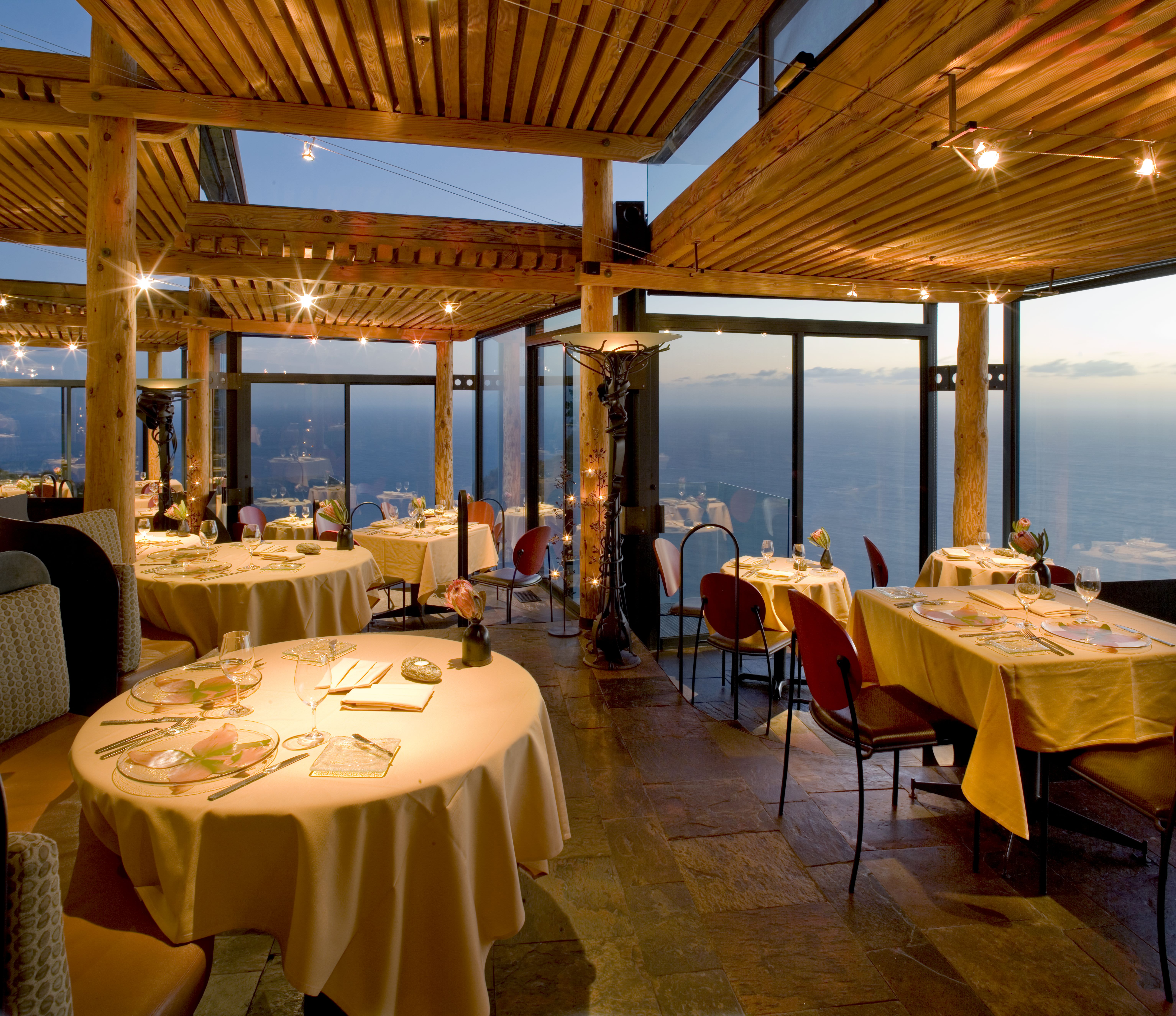 Das Sierra Mar Restaurant