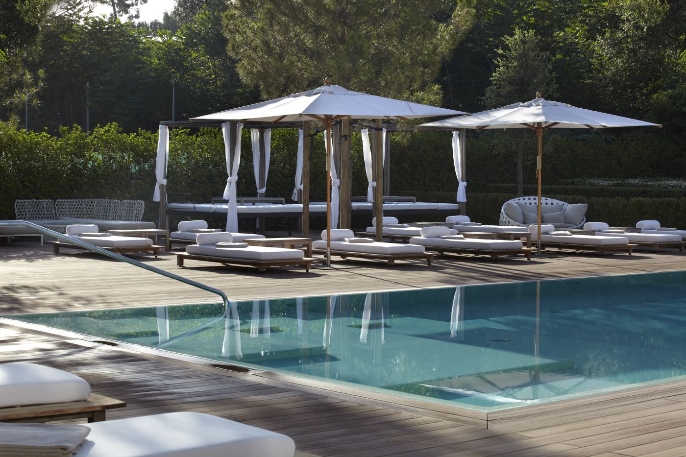 Pure Entspannung am Pool 