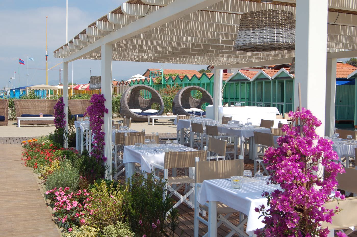 Lassen Sie sich kulinarisch direkt am Strand verwöhnen 