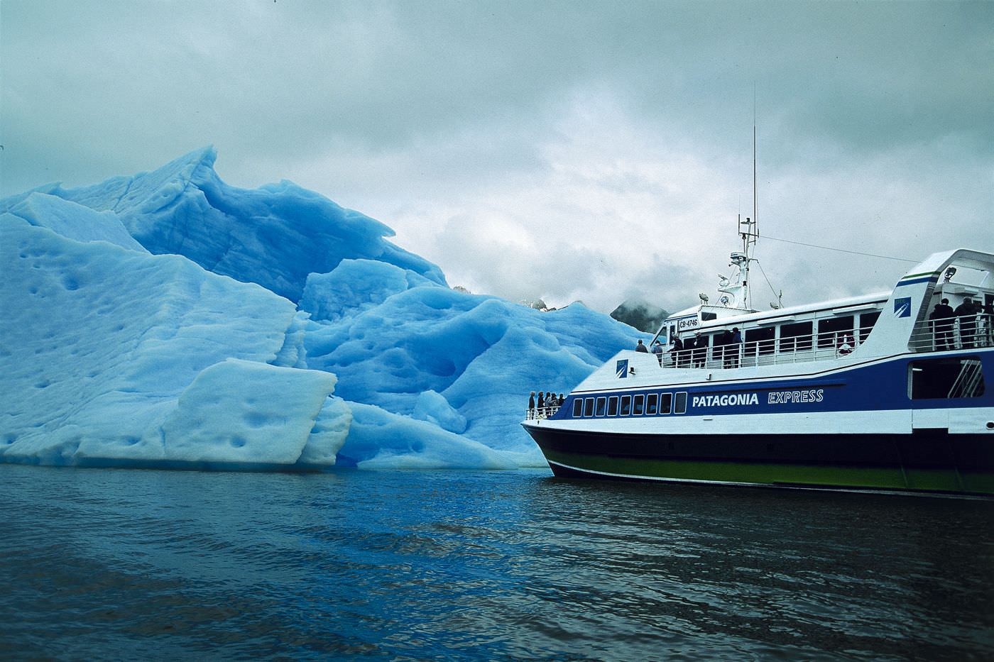Lassen Sie sich mit dem Catamaran zur Lodge bringen