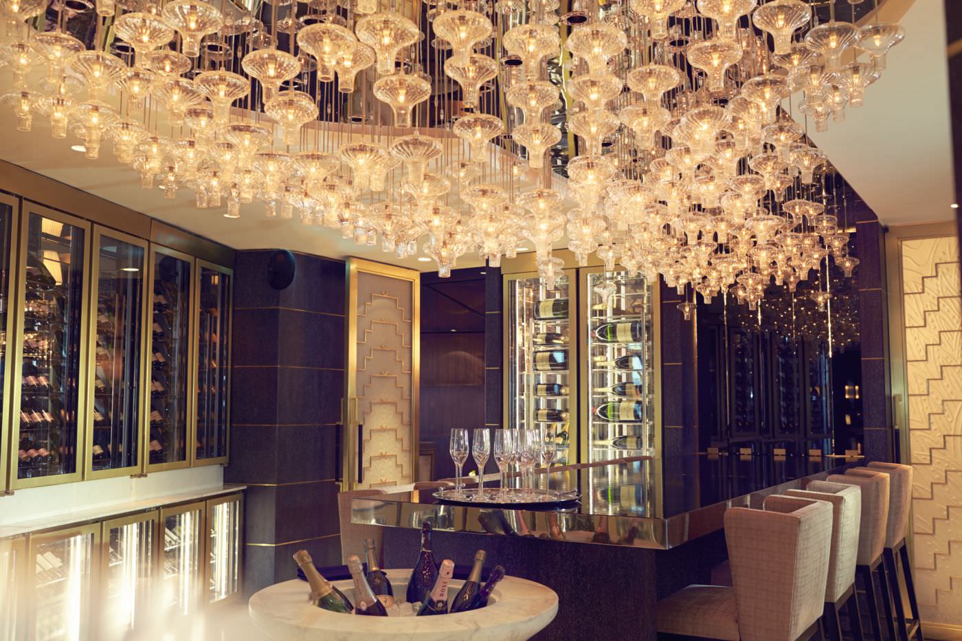 Goldglitzernde Champagner Bar