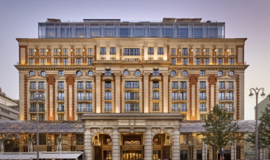 Das Ritz-Carlton in Moskau heißt Sie herzlich willkommen