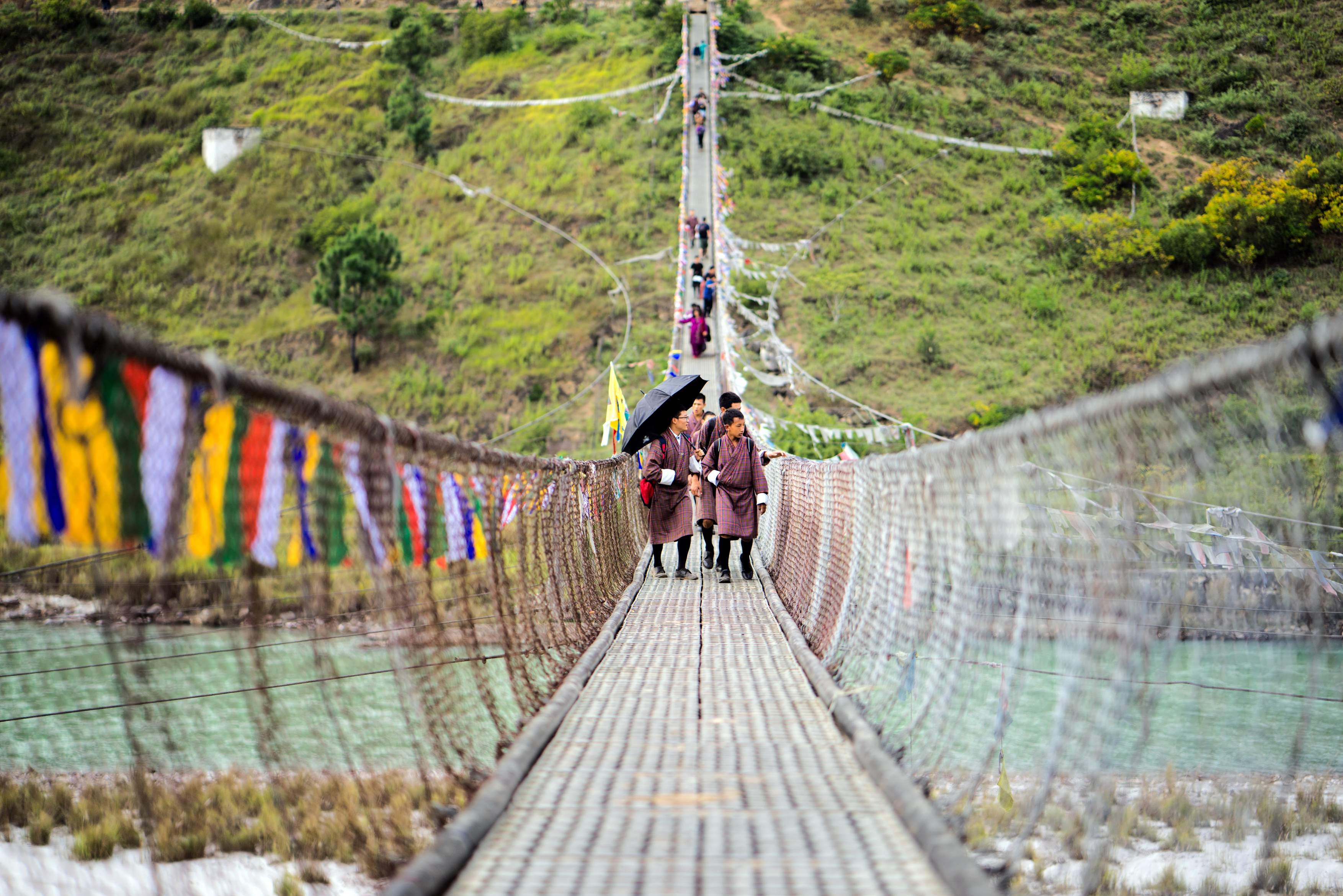 Die atemberaubende Suspension Bridge nahe des Punakha Dzong
