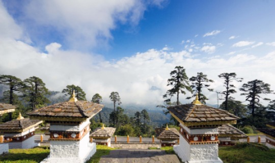 Der Dochula Pass mit seinen 108 Chortens