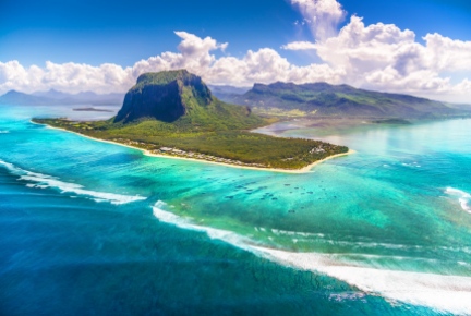 Das Luxushotel St. Regis Mauritius aus der Vogelperspektive