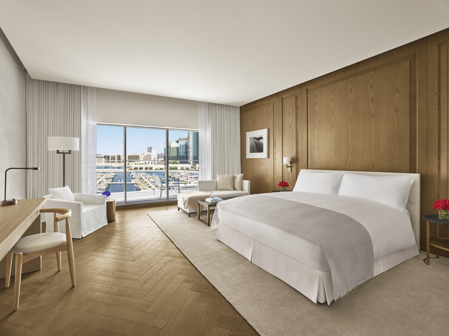 Das großzügige Deluxe Marina Zimmer