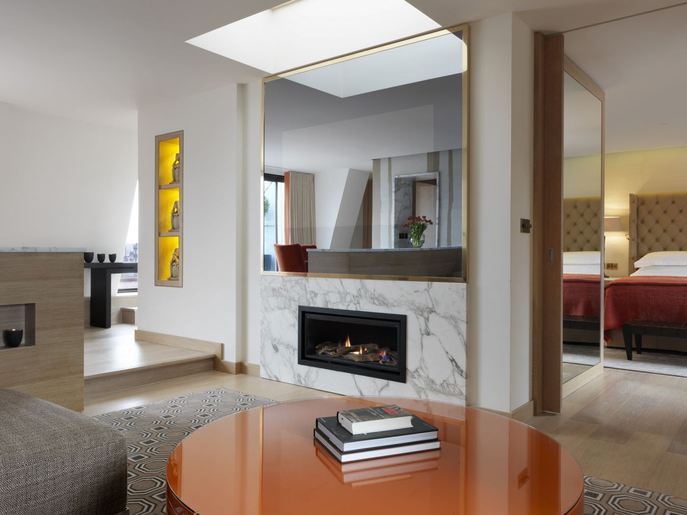 Wärmender Kamin in der Marylebone Suite. 