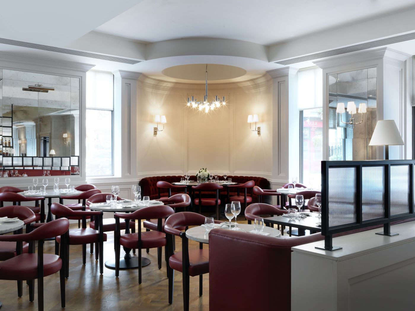 Dinieren Sie kulinarische Köstlichkeiten. 