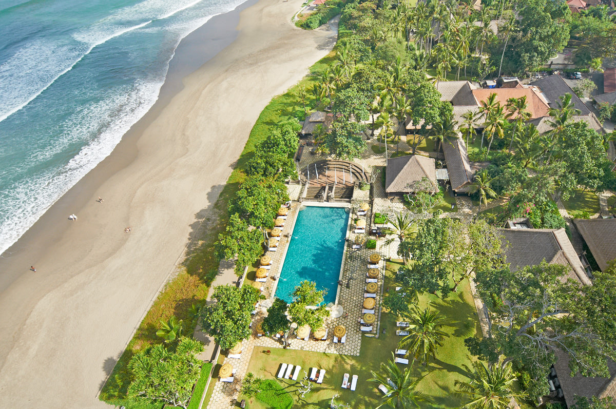 Der breite Traumstrand von Seminyak direkt vor dem The Oberoi Beach Resort, Bali