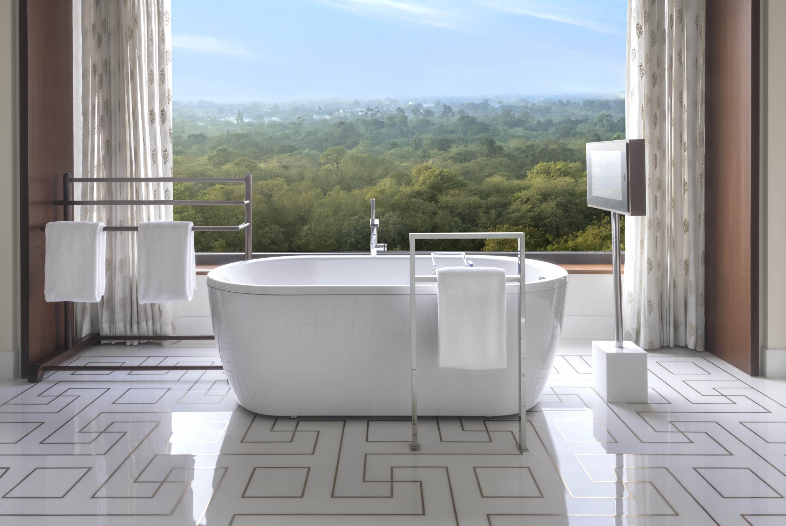 In der Badewanne den Blick in die Ferne schweifen lassen